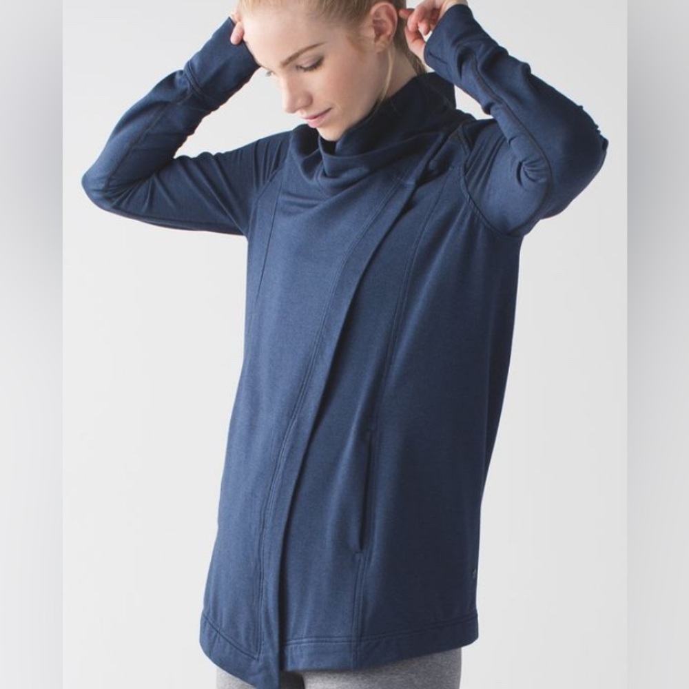 Lululemon Coast Easy Navy Blue Wrap Size 8